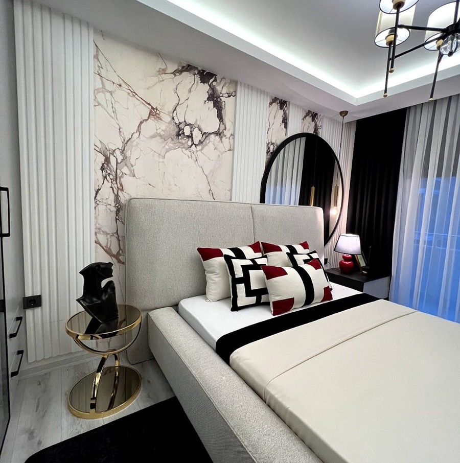 Spacious 2+1 Apartment in Alanya City Center with Mountain View