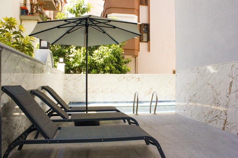 Luxury 1+1 Apartment with Mountain View, Alanya Center