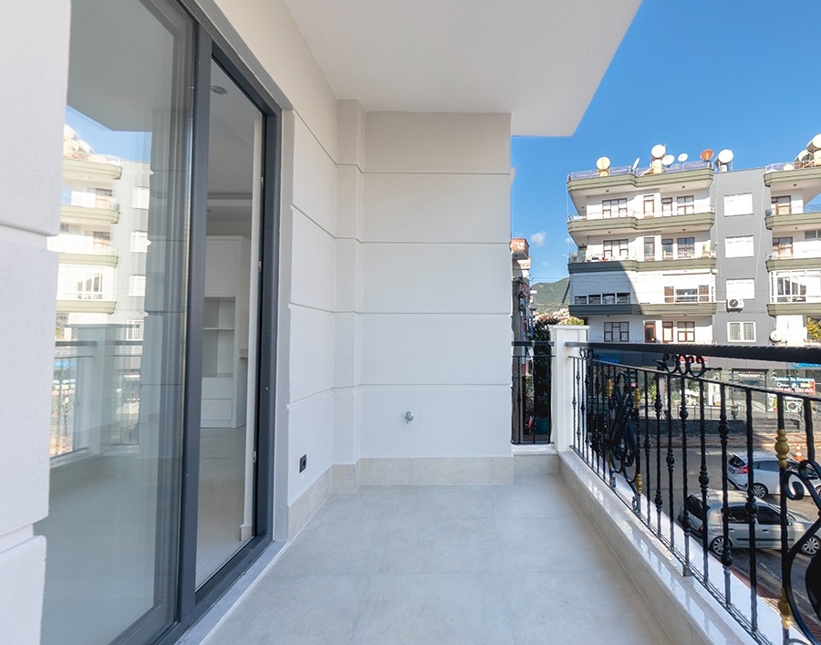 Luxury 1+1 Apartment with Mountain View, Alanya Center