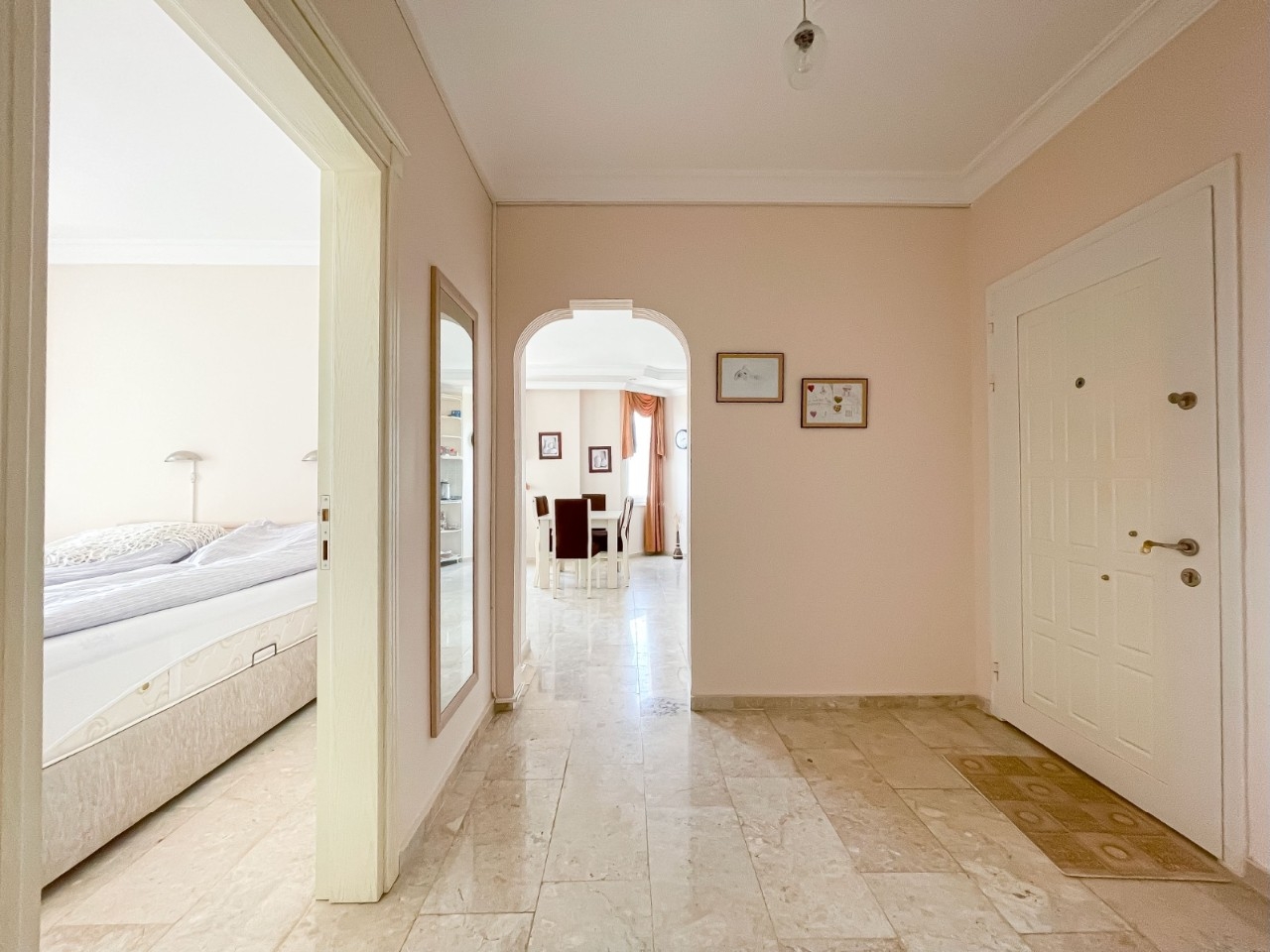 Stunning 2+1 Apartment with Sea and Castle Views, Alanya Tosmur
