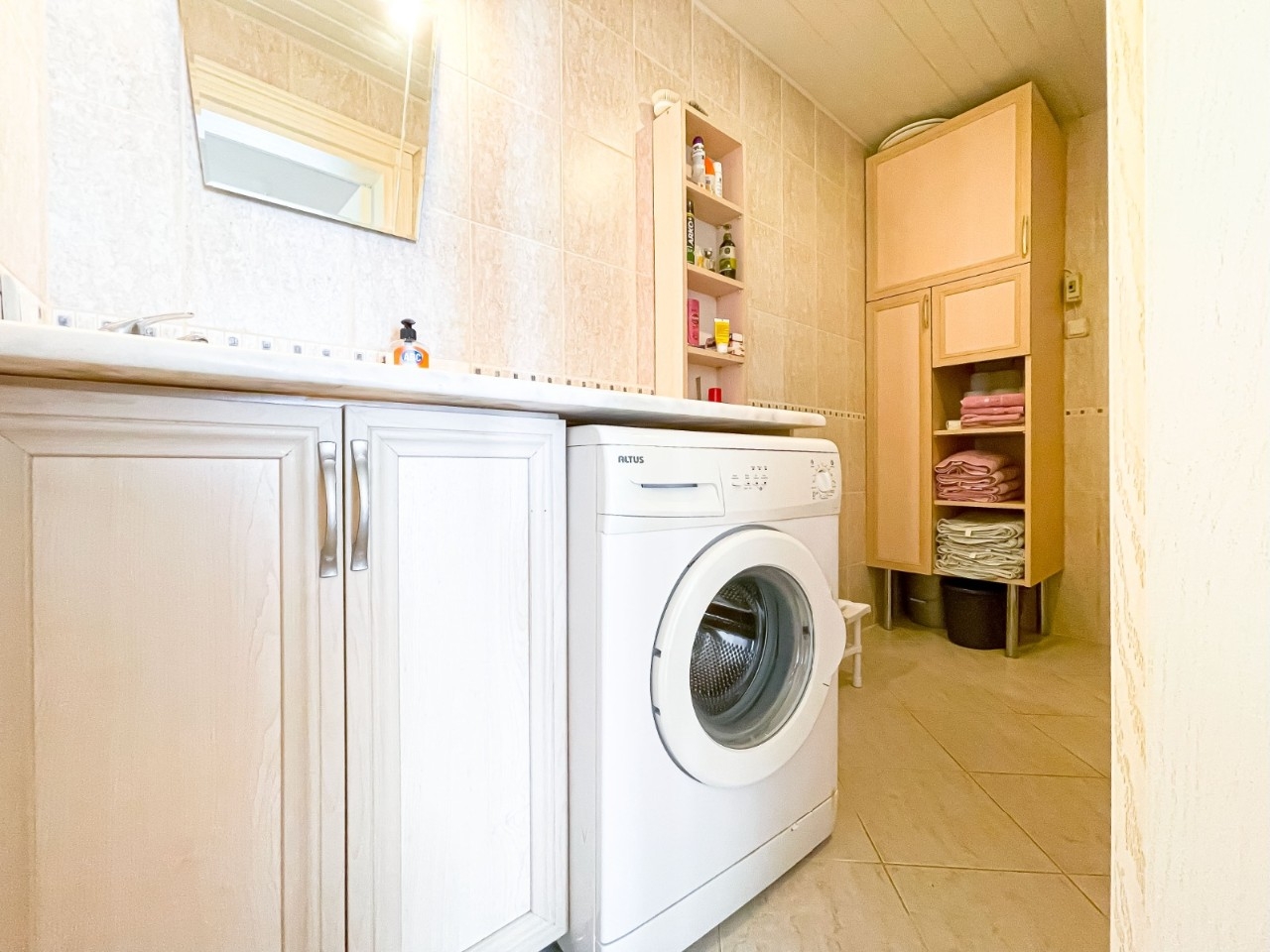 Stunning 2+1 Apartment with Sea and Castle Views, Alanya Tosmur