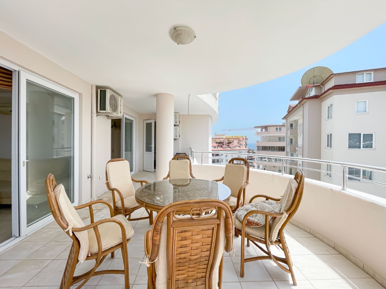 Stunning 2+1 Apartment with Sea and Castle Views, Alanya Tosmur