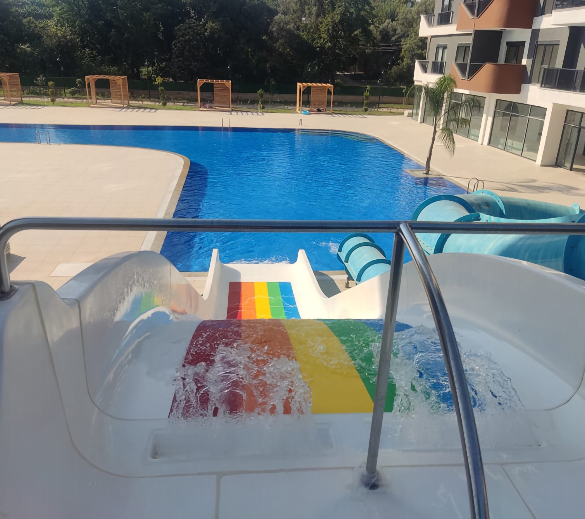 Luksus 1+1 Lejlighed med Bjergudsigt i Alanya