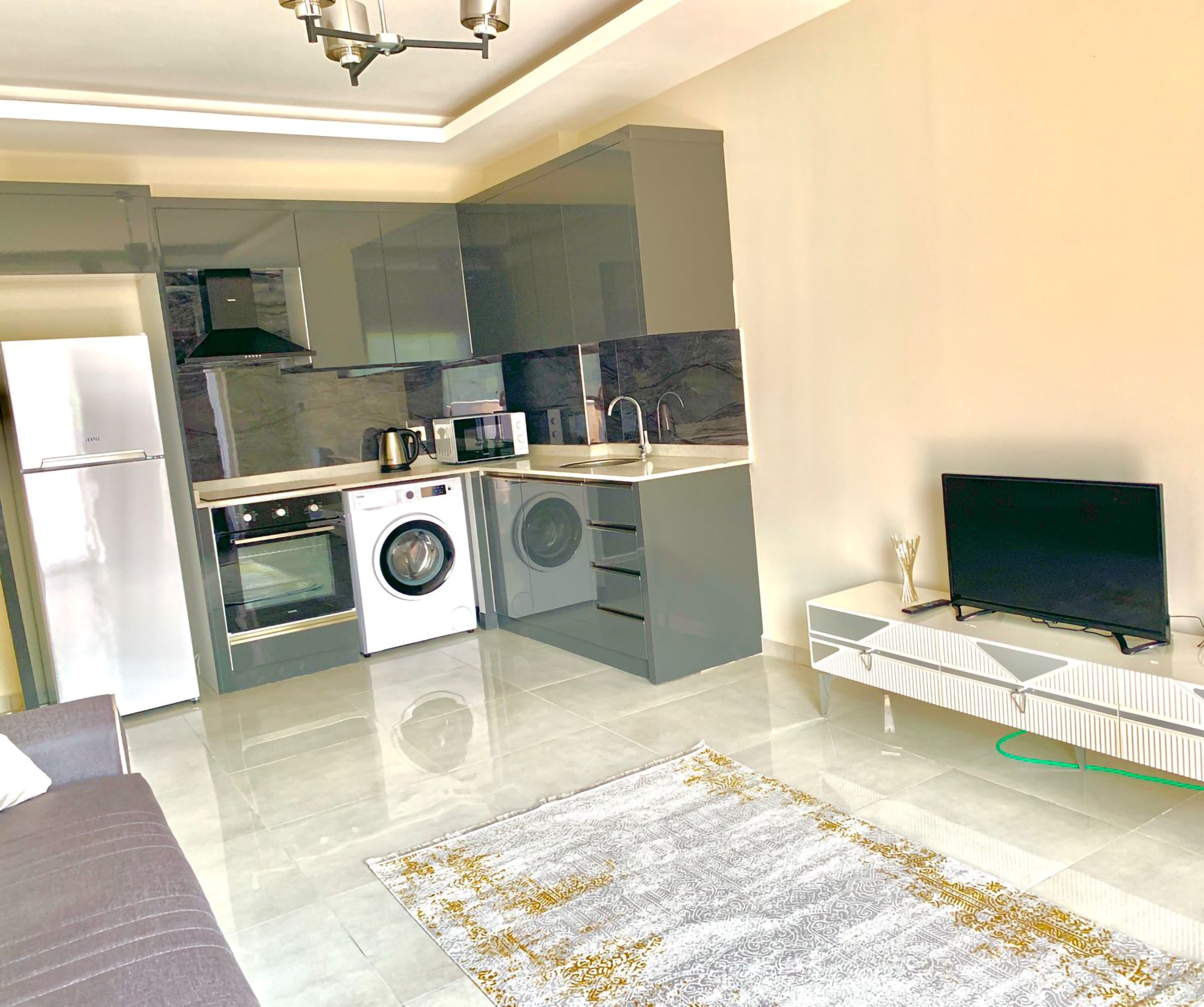 Luksus 1+1 Lejlighed med Bjergudsigt i Alanya