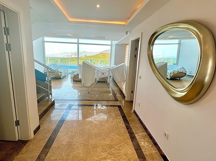 Stunning 5+1 Villa with Sea and Castle Views in Kargicak, Alanya