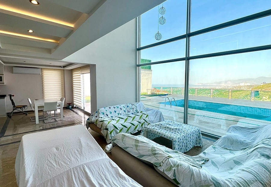 Stunning 5+1 Villa with Sea and Castle Views in Kargicak, Alanya