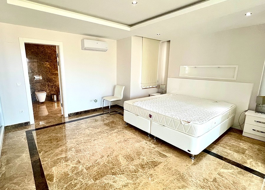 Stunning 5+1 Villa with Sea and Castle Views in Kargicak, Alanya