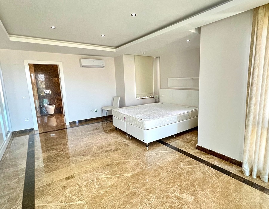Stunning 5+1 Villa with Sea and Castle Views in Kargicak, Alanya