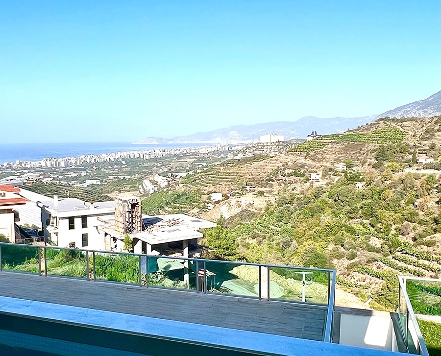 Stunning 5+1 Villa with Sea and Castle Views in Kargicak, Alanya