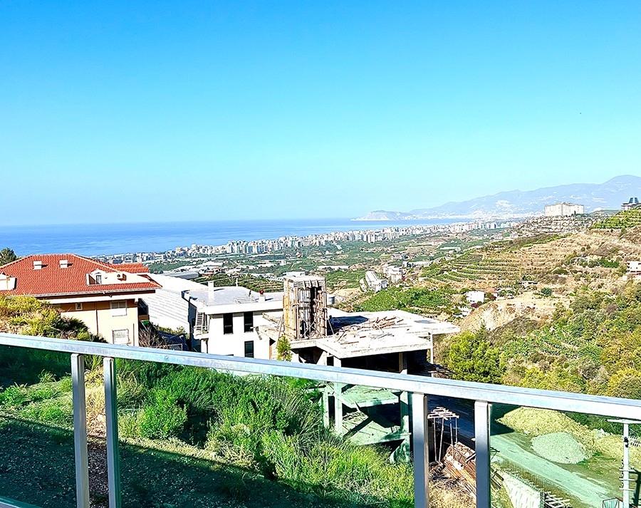 Stunning 5+1 Villa with Sea and Castle Views in Kargicak, Alanya