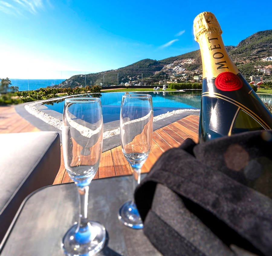 Luxury 3+1 Villa with Sea and Castle Views, Alanya - Bektas
