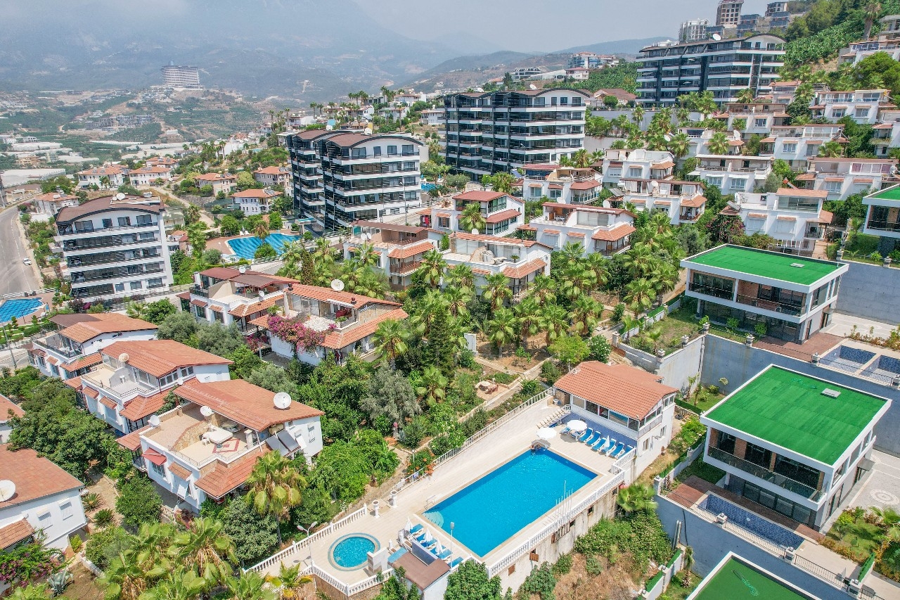 Luxurious Mountain View Villa in Kargicak, Alanya