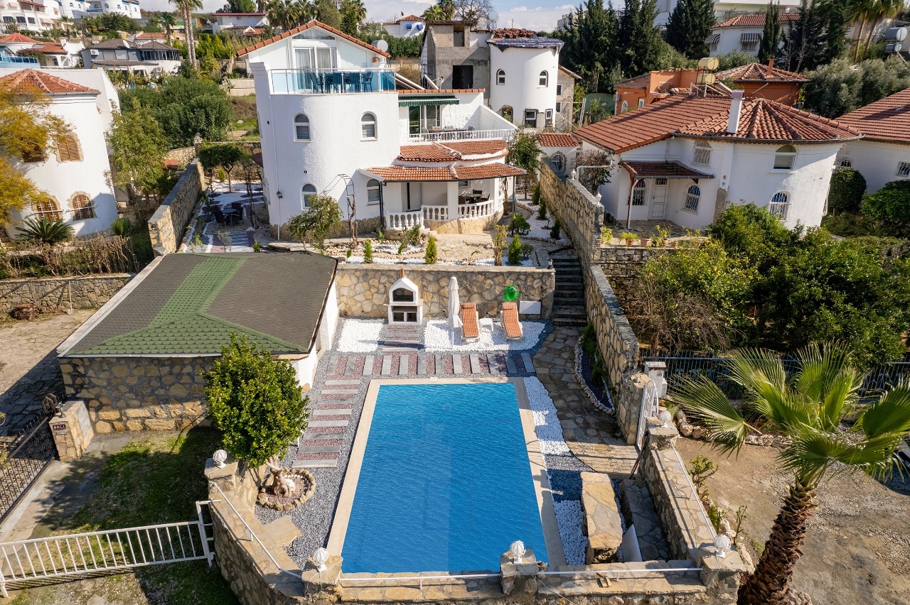 Luksuriøs 5+1 Bjergudsigt Villa i Turkler, Alanya