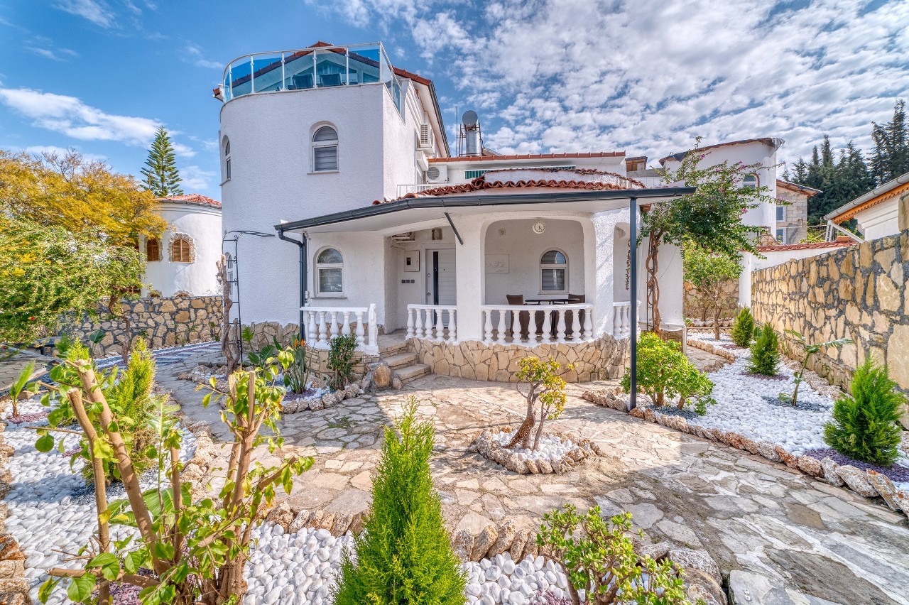 Luksuriøs 5+1 Bjergudsigt Villa i Turkler, Alanya