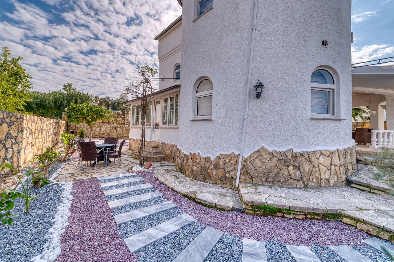 Luksuriøs 5+1 Bjergudsigt Villa i Turkler, Alanya
