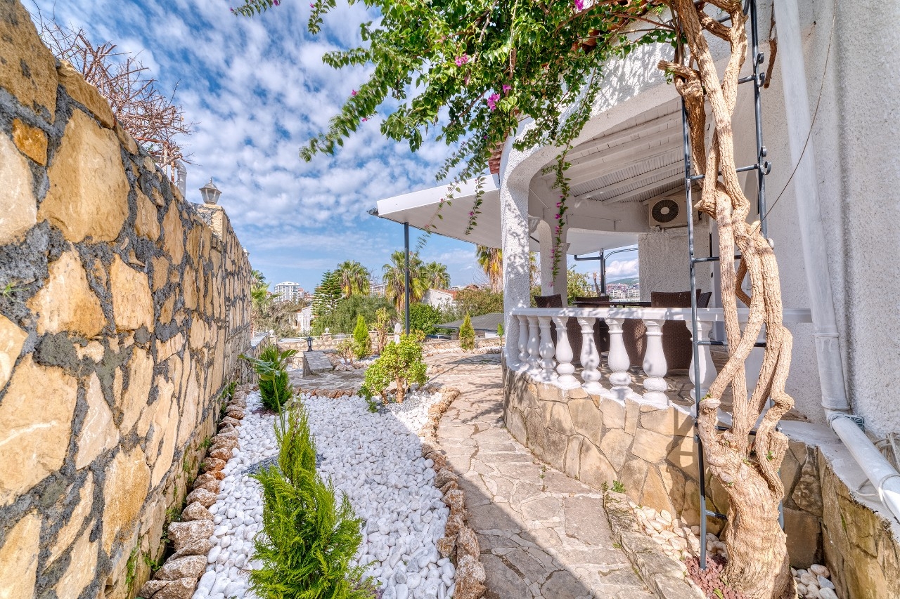 Luksuriøs 5+1 Bjergudsigt Villa i Turkler, Alanya