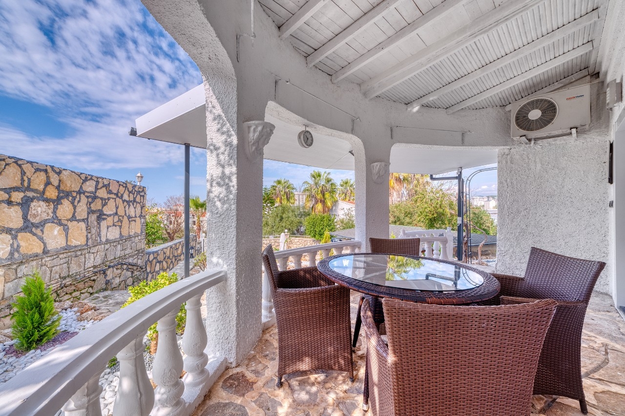 Luksuriøs 5+1 Bjergudsigt Villa i Turkler, Alanya