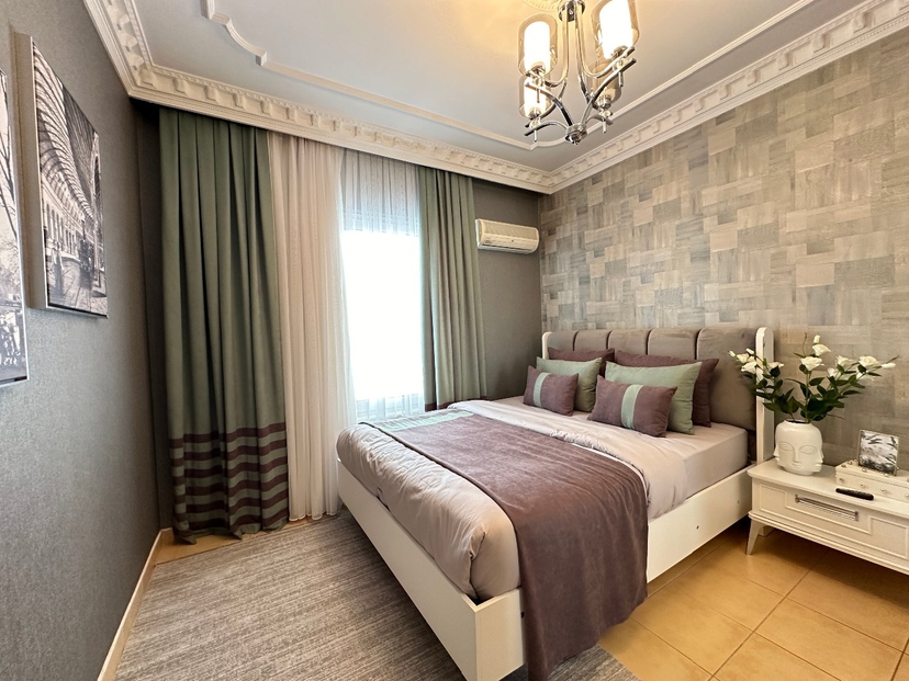 Rummelig 2+1 Lejlighed med Bjergudsigt i Alanya Center