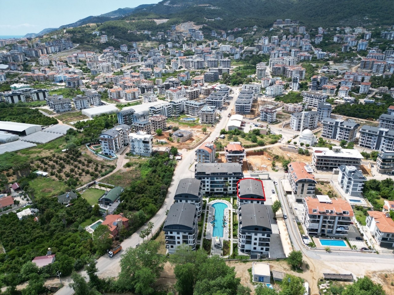 Lyxig 3+1 Lägenhet med bergsutsikt i Alanya - Oba