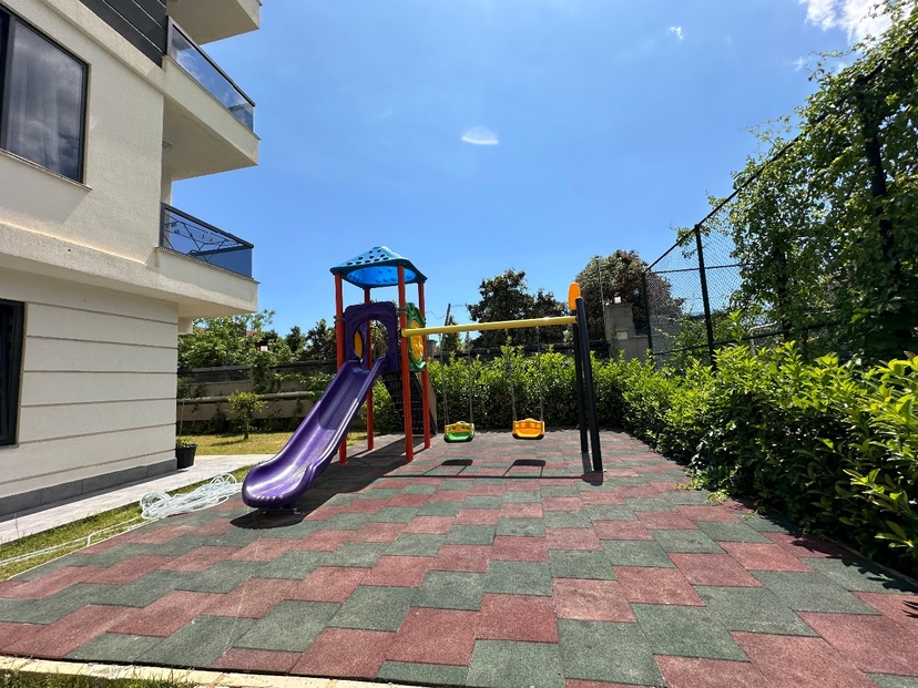 Lyxig 3+1 Lägenhet med bergsutsikt i Alanya - Oba
