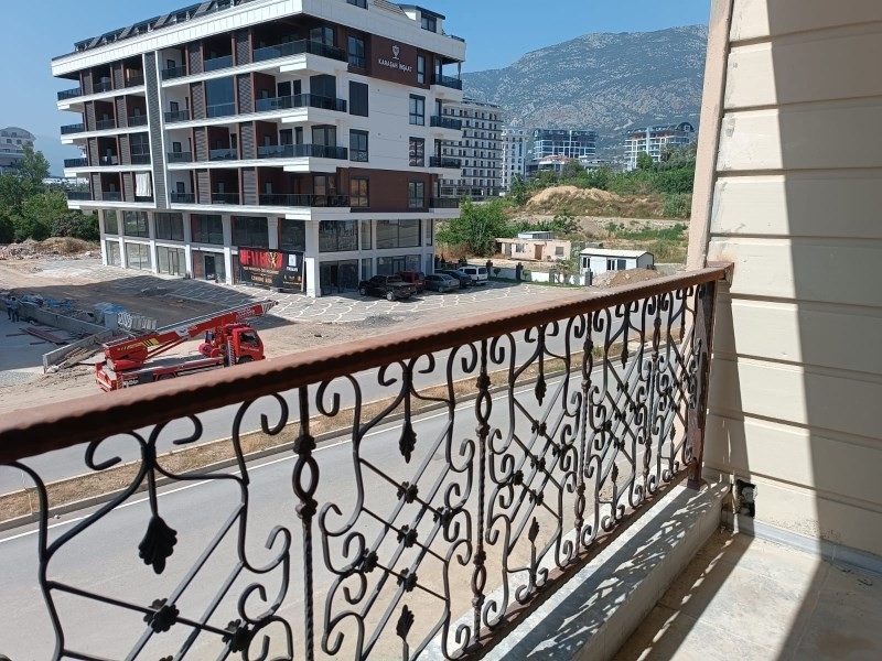 Luxury 1+1 Apartment with Mountain Views in Alanya, Mahmutlar