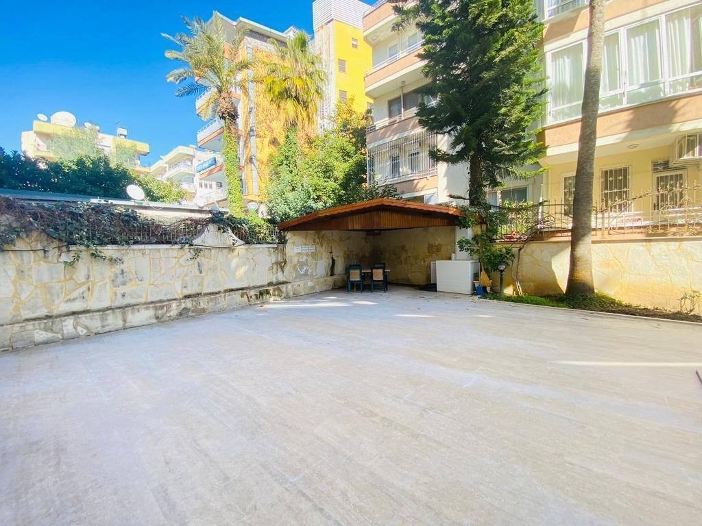 Luxuriöses 1+1 Apartment mit Bergblick im Zentrum von Alanya