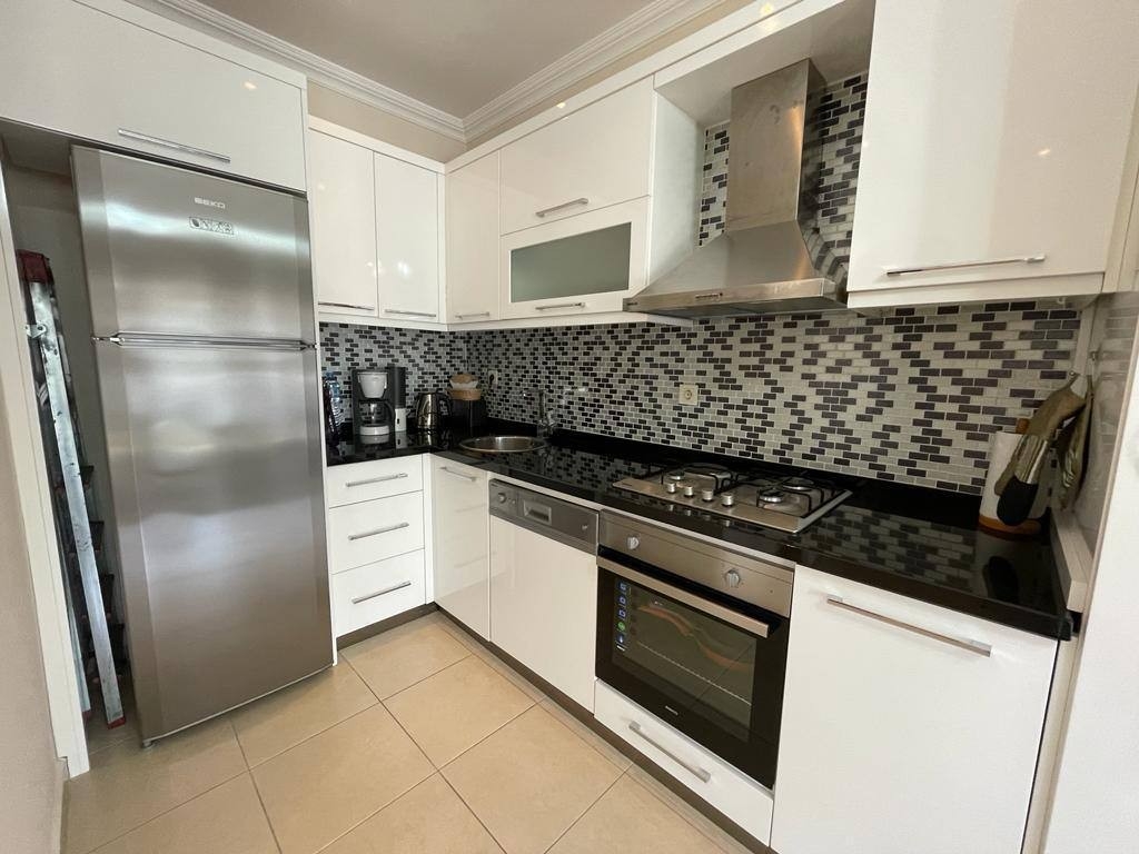 Luxuriöses 1+1 Apartment mit Bergblick im Zentrum von Alanya