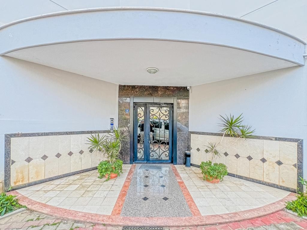 Luxury 2+1 Apartment with Sea and Mountain Views in Mahmutlar, Alanya
