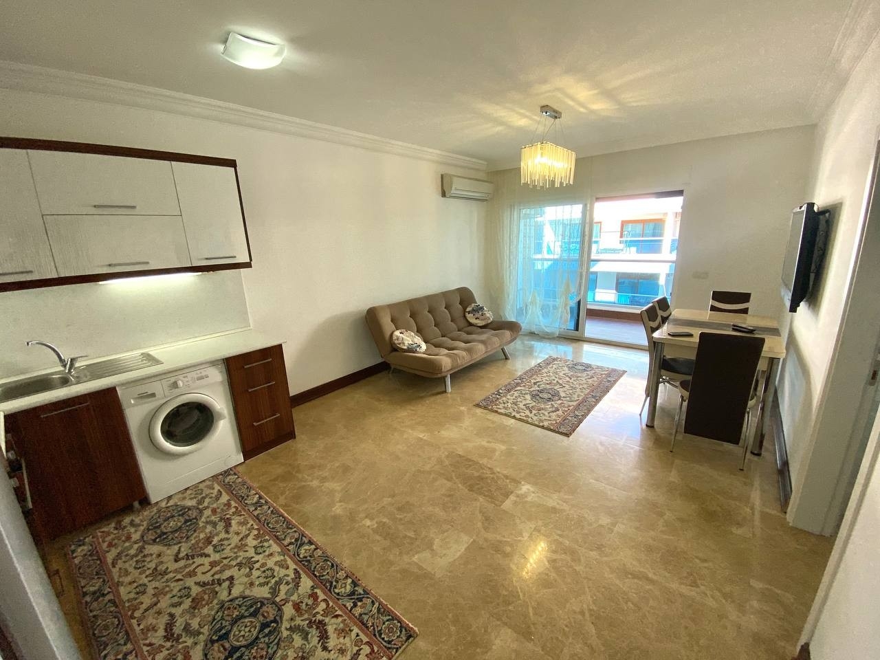 Ylellinen 1+1 huoneisto vuorinäköalalla, Alanya-Kestel