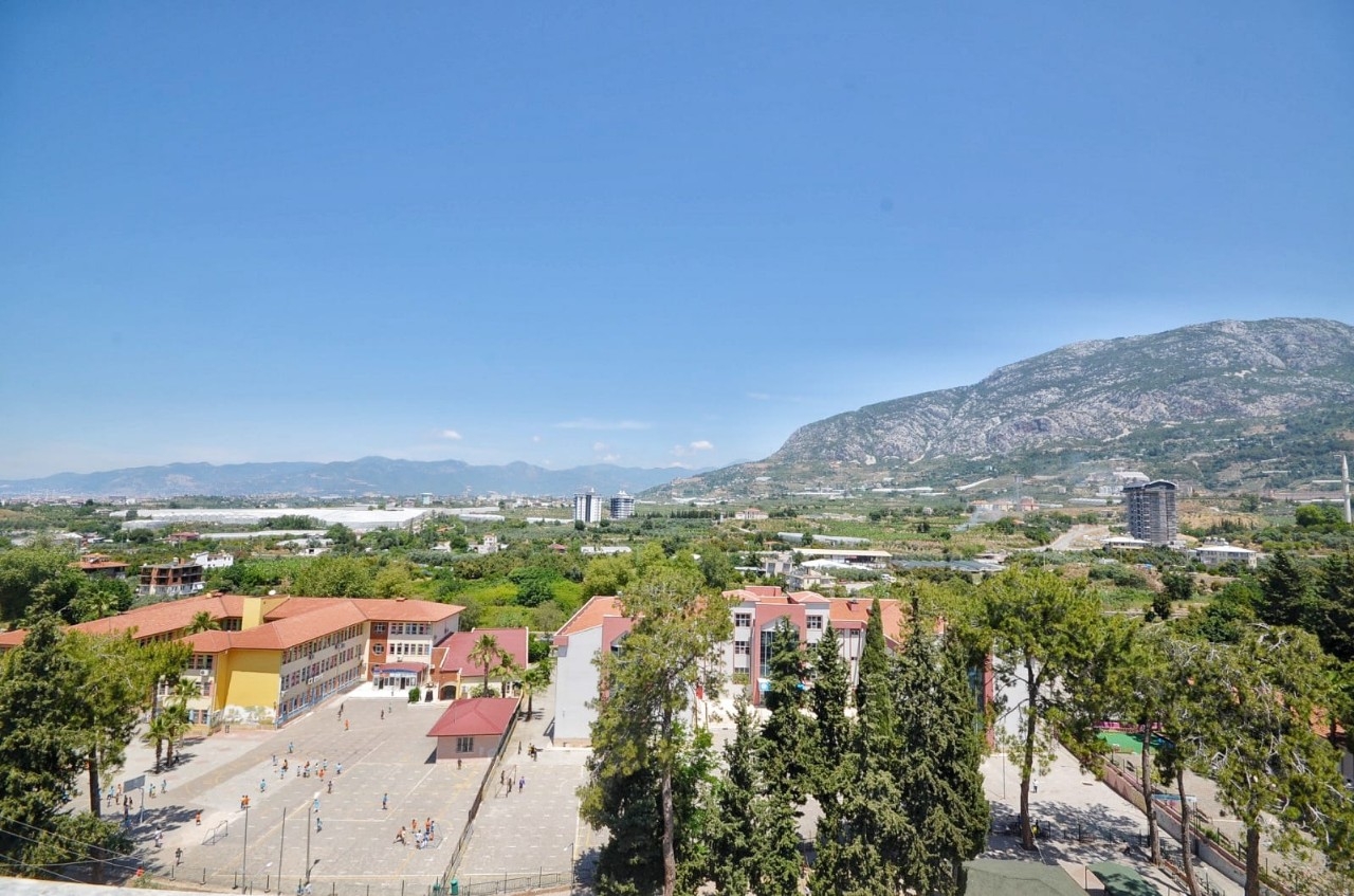 Luxuriöse 3+1 Penthouse mit Bergblick in Mahmutlar