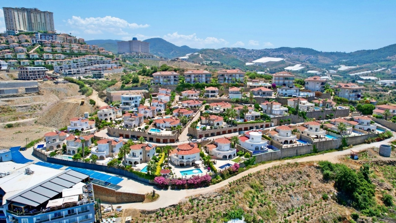 Luksuriøs 3+1 Villa med Sjø- og Fjellutsikt i Kargicak, Alanya