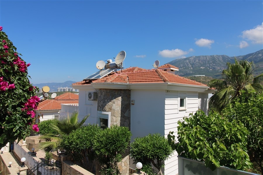 Luksuriøs 3+1 Villa med Sjø- og Fjellutsikt i Kargicak, Alanya