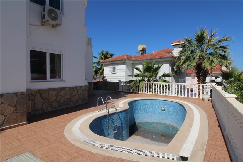 Luksuriøs 3+1 Villa med Sjø- og Fjellutsikt i Kargicak, Alanya