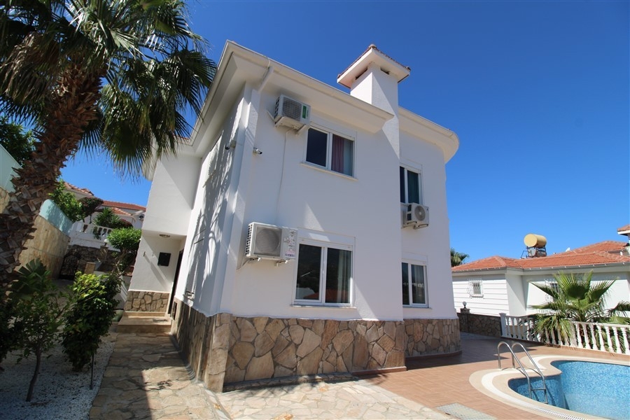 Luksuriøs 3+1 Villa med Sjø- og Fjellutsikt i Kargicak, Alanya