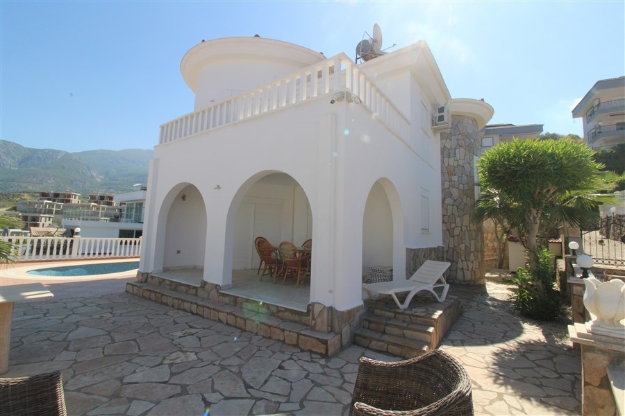Luksuriøs 3+1 Villa med Sjø- og Fjellutsikt i Kargicak, Alanya