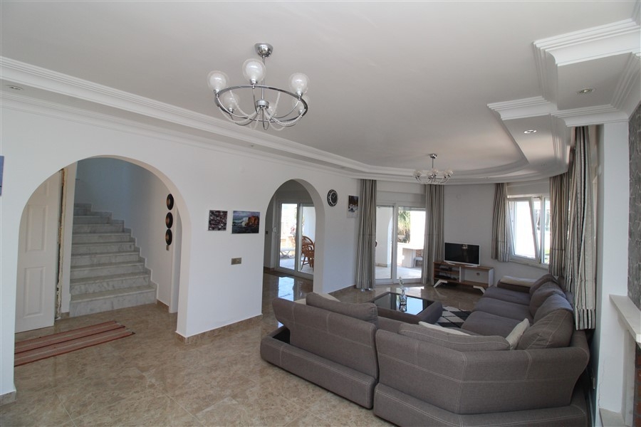 Luksuriøs 3+1 Villa med Sjø- og Fjellutsikt i Kargicak, Alanya