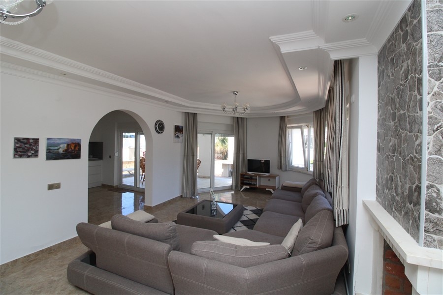 Luksuriøs 3+1 Villa med Sjø- og Fjellutsikt i Kargicak, Alanya