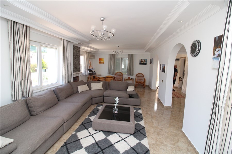 Luksuriøs 3+1 Villa med Sjø- og Fjellutsikt i Kargicak, Alanya