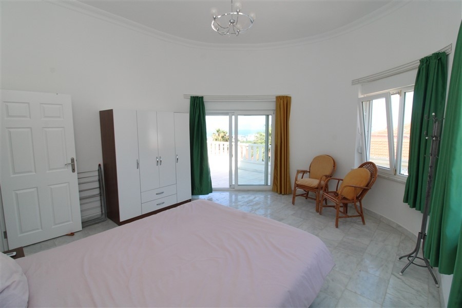 Luksuriøs 3+1 Villa med Sjø- og Fjellutsikt i Kargicak, Alanya