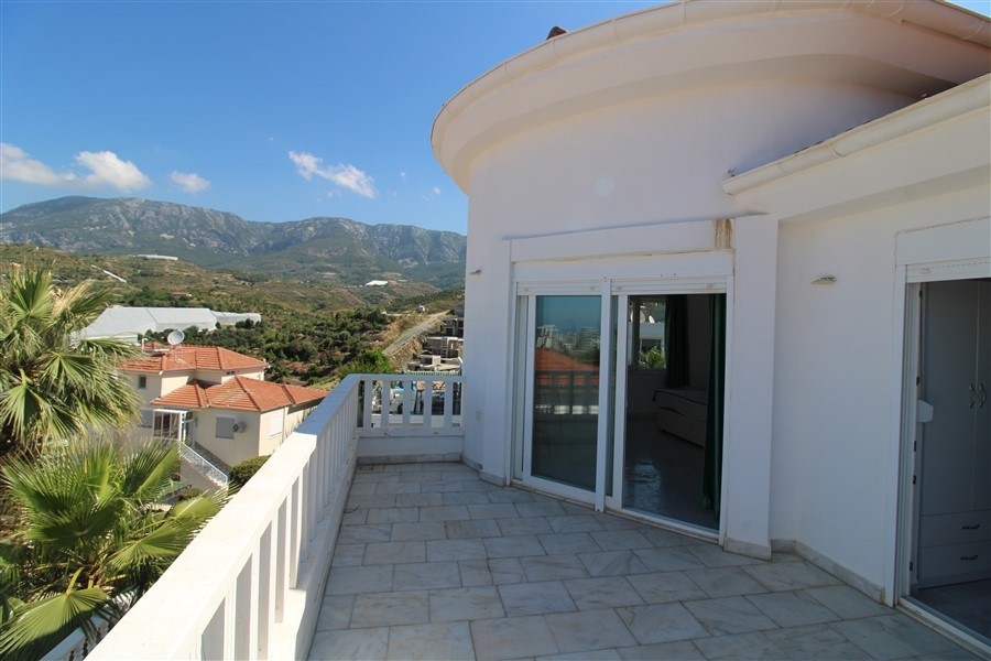 Luksuriøs 3+1 Villa med Sjø- og Fjellutsikt i Kargicak, Alanya