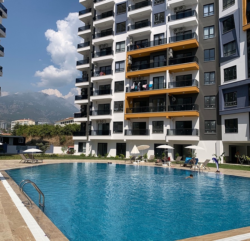 Luksuriøs 1+1 Lejlighed med Bjergudsigt i Alanya