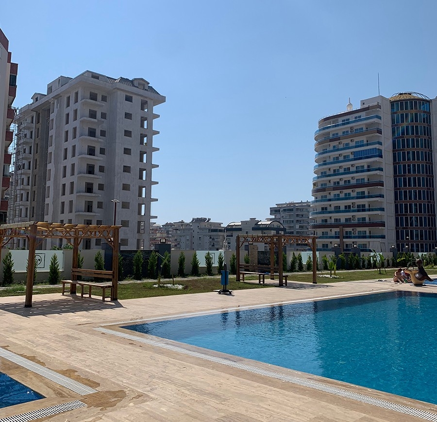 Luksuriøs 1+1 Lejlighed med Bjergudsigt i Alanya