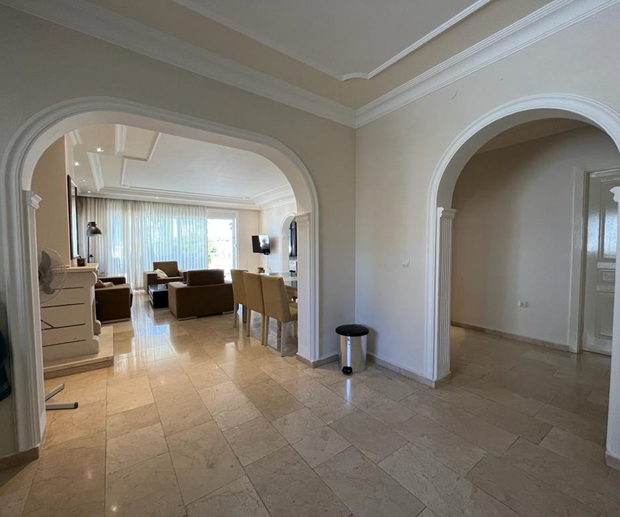 Lyxig 3+1 Villa med Fantastiskt Hav och Bergsutsikt i Mahmutlar, Alanya
