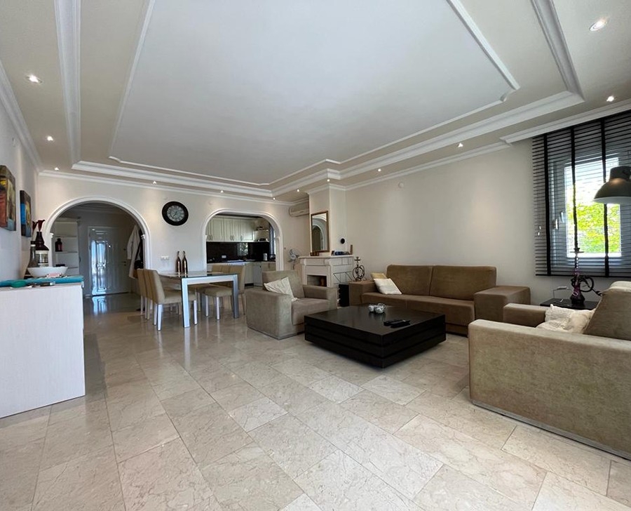 Lyxig 3+1 Villa med Fantastiskt Hav och Bergsutsikt i Mahmutlar, Alanya