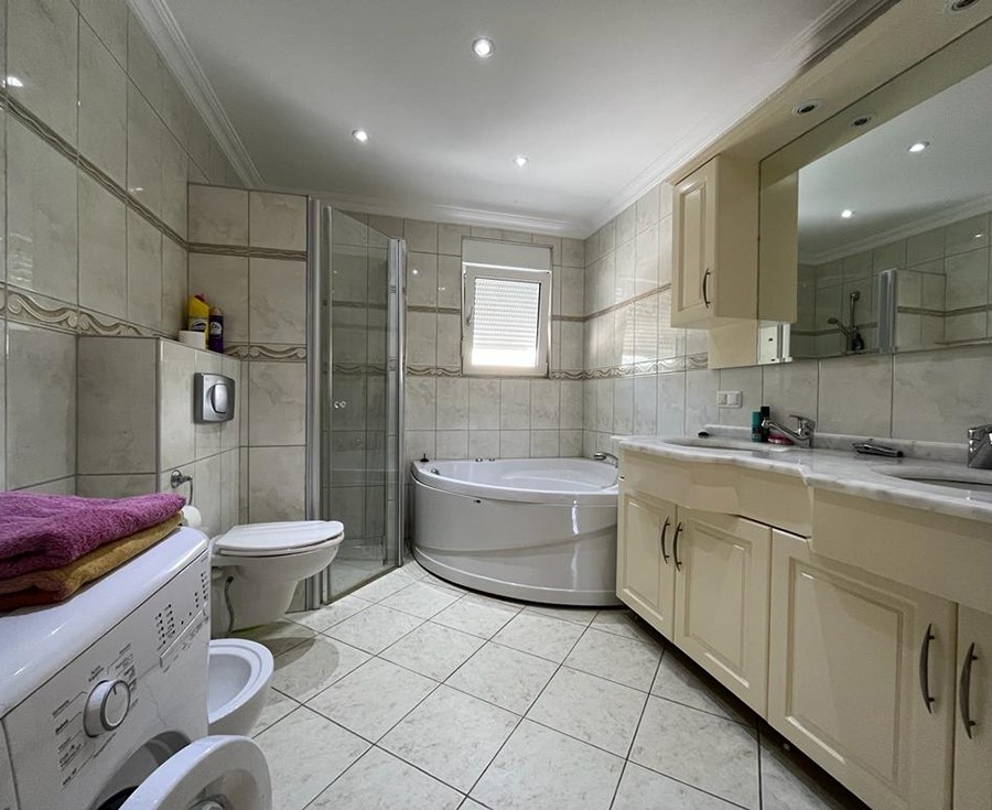 Lyxig 3+1 Villa med Fantastiskt Hav och Bergsutsikt i Mahmutlar, Alanya