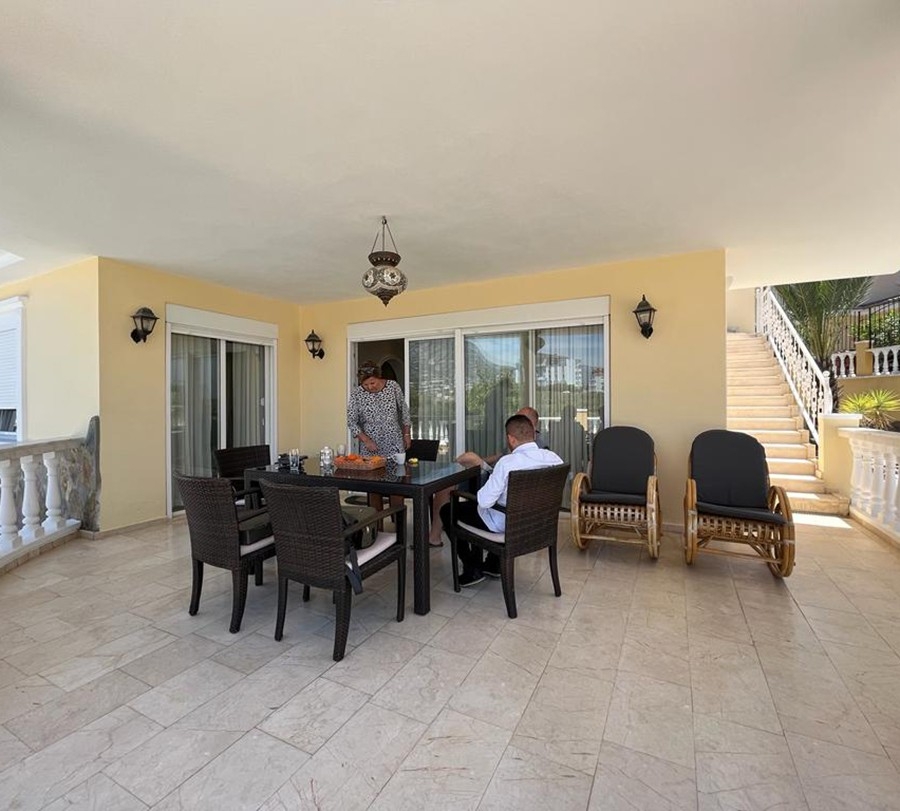 Lyxig 3+1 Villa med Fantastiskt Hav och Bergsutsikt i Mahmutlar, Alanya