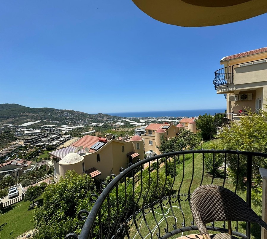 Lyxig 2+1 lägenhet med havs- och bergsutsikt, Alanya - Kargicak