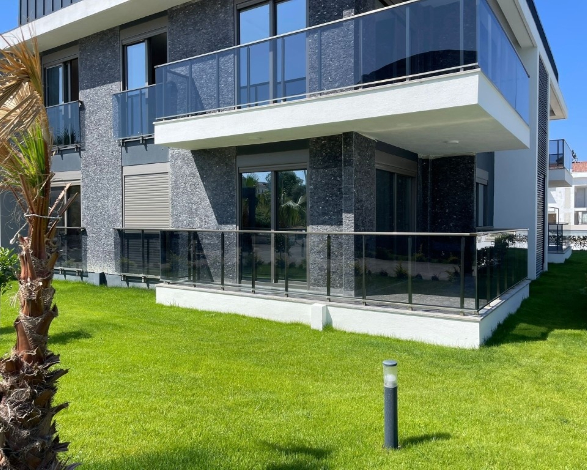 Luxurious Mountain View 2+1 Apartment in Side Center