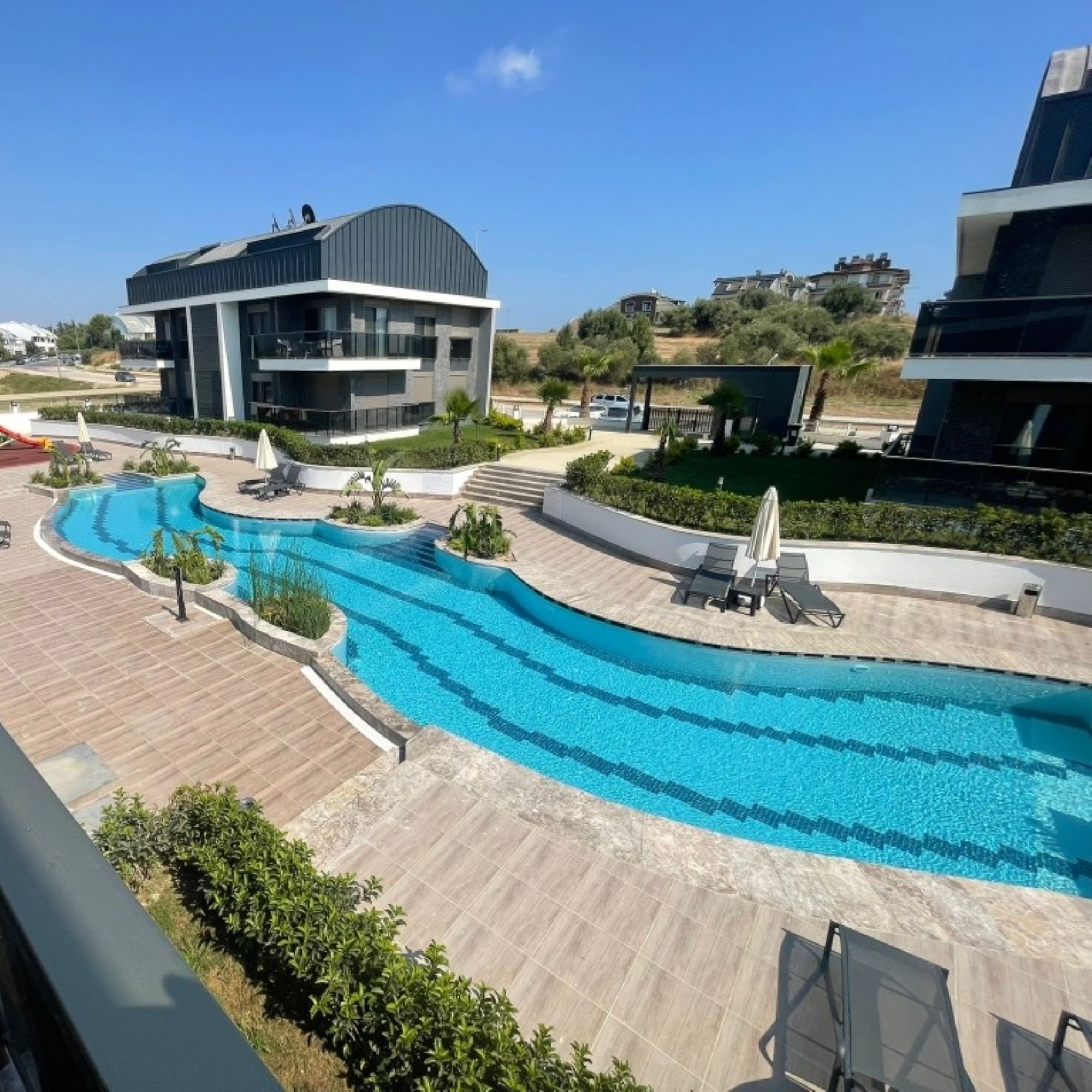 Luxurious Mountain View 2+1 Apartment in Side Center