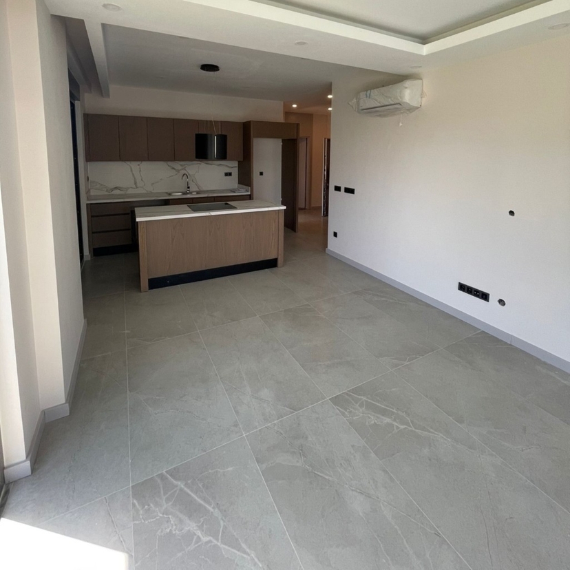 Luxurious Mountain View 2+1 Apartment in Side Center